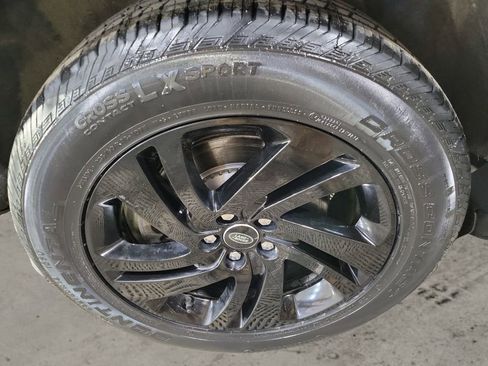 Used 2024 Land Rover Range Rover Evoque S image 12