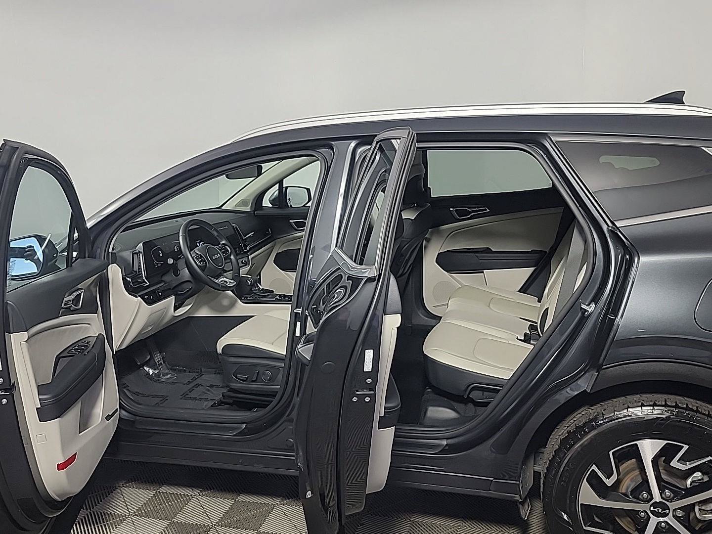 Certified 2024 Kia Sportage EX AWD/4WD image 15