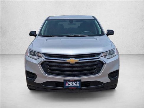Used 2020 Chevrolet Traverse LS FWD image 2