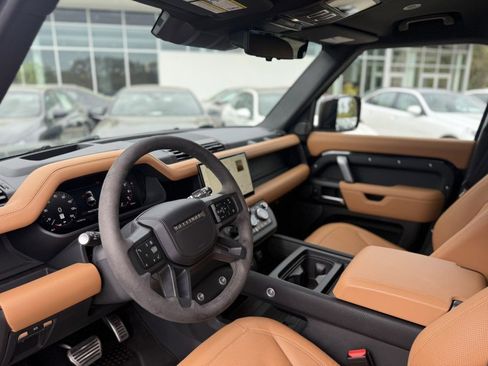 Used 2024 Land Rover Defender 110 V8 image 12