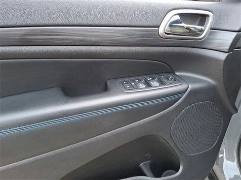 Certified 2019 Jeep Grand Cherokee Laredo image 12