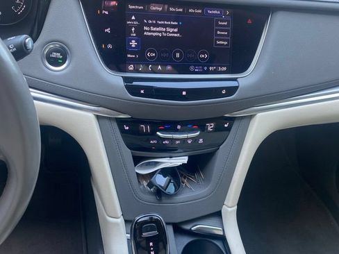 Used 2021 Cadillac XT5 Premium Luxury FWD image 5