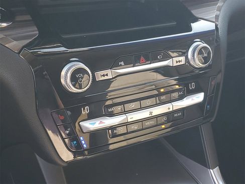 Certified 2021 Ford Explorer Limited w/ Equipment Group 301A image 27