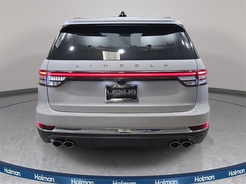 Used 2025 Lincoln Aviator Reserve w/ Illumination Package image 7