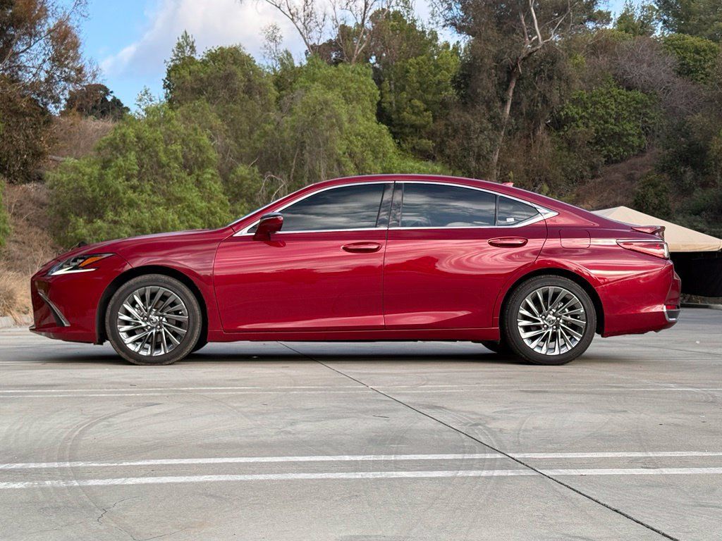 Certified 2025 Lexus ES 300h w/ Accessory Package (Z2) FWD image 6