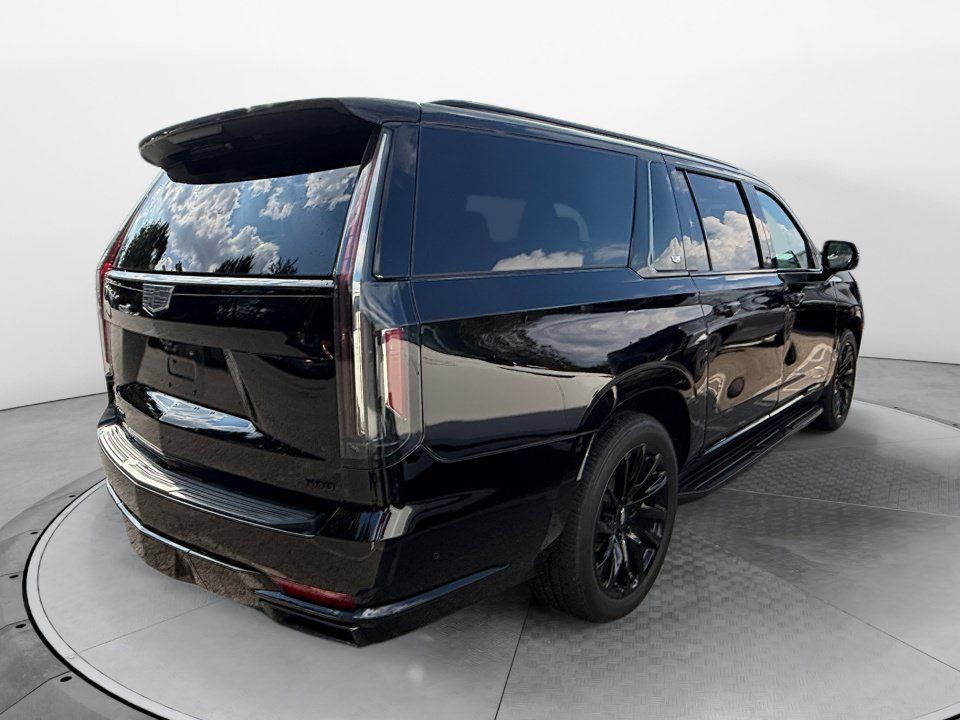 Used 2022 Cadillac Escalade ESV Sport Platinum w/ LPO, ONYX Package AWD/4WD image 6