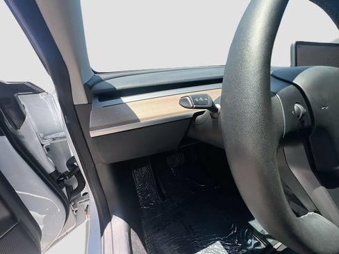Used 2023 Tesla Model 3 Standard Range RWD image 10