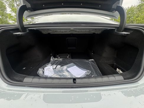 Used 2025 BMW 760i xDrive image 27