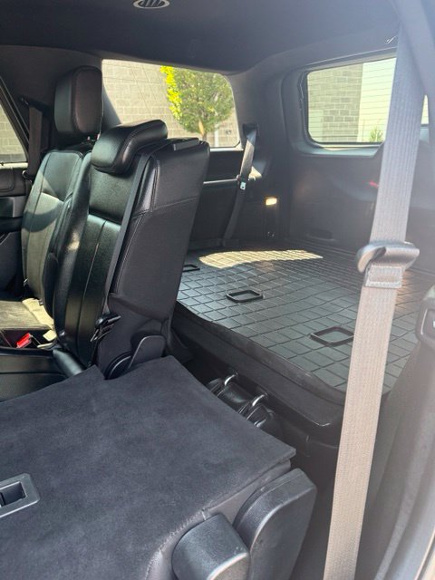 Used 2018 Ford Expedition XLT w/ Equipment Group 202A AWD/4WD image 35