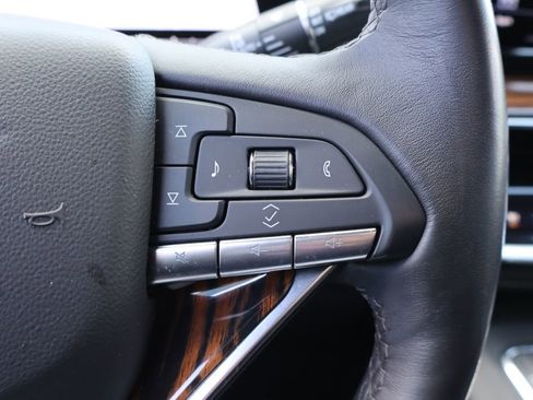 Used 2023 Cadillac Escalade Premium Luxury AWD/4WD image 8