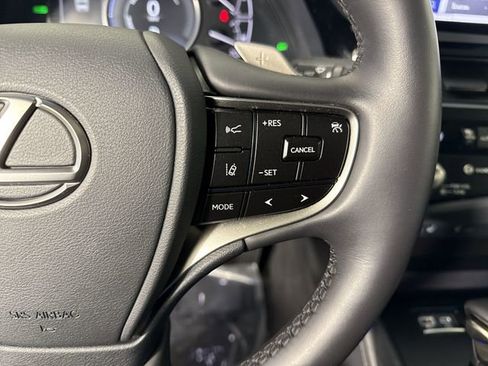 Certified 2025 Lexus ES 300h F Sport image 15