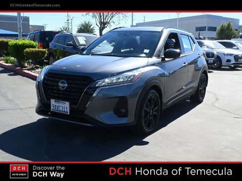 Used 2022 Nissan Kicks SR image 1