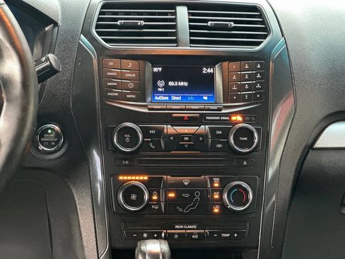 Used 2016 Ford Explorer XLT AWD/4WD image 11
