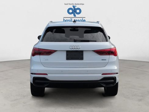 Used 2024 Audi Q3 2.0T Premium image 8