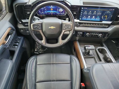 Used 2023 Chevrolet Silverado 1500 High Country w/ Technology Package AWD/4WD image 16