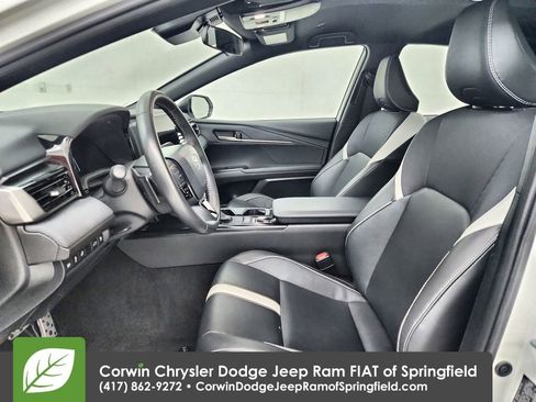 Used 2025 Toyota Camry SE image 19