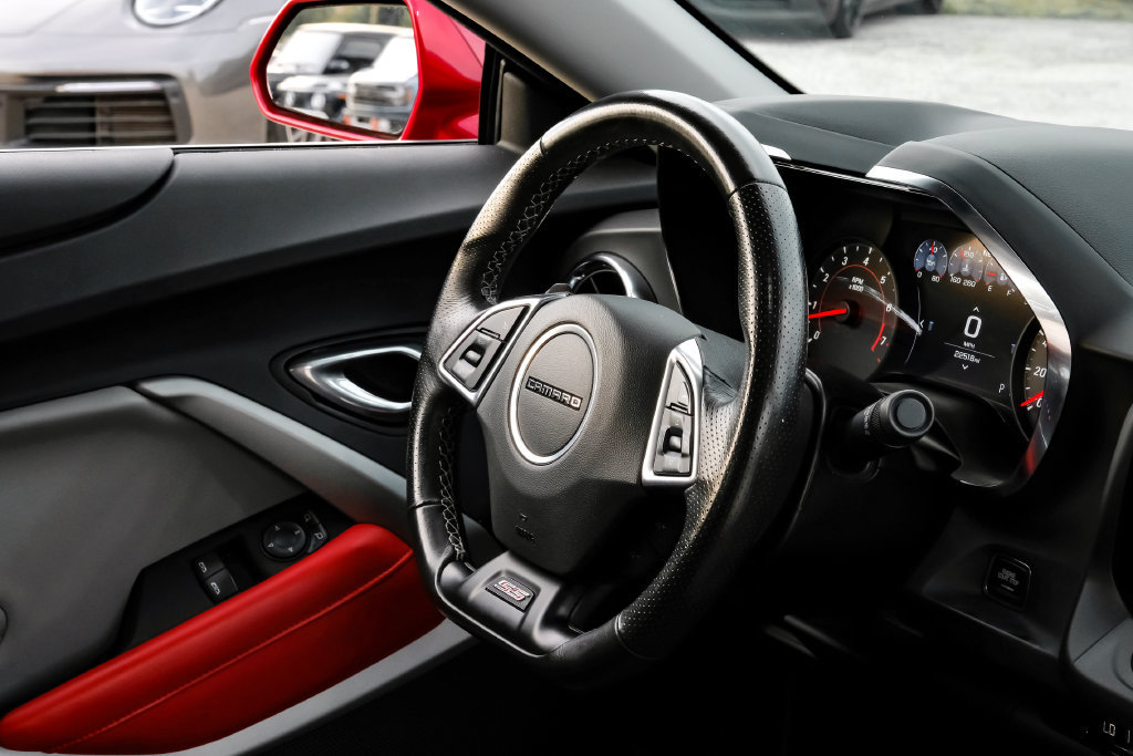 Used 2022 Chevrolet Camaro SS RWD image 9