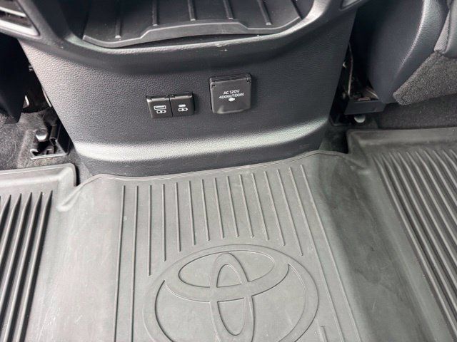 Used 2025 Toyota Tundra Limited w/ TRD Off-Road Package AWD/4WD image 27