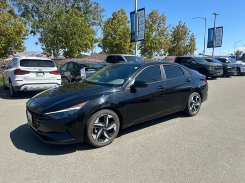 Used 2023 Hyundai Elantra SEL w/ Convenience Package FWD image 5