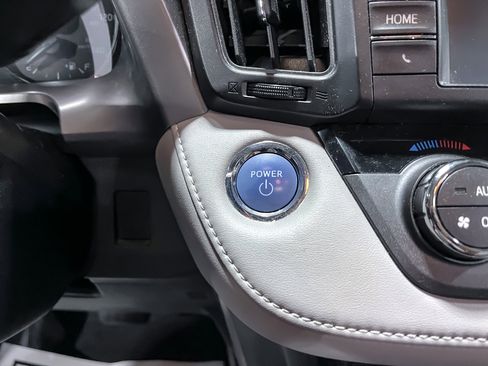 Used 2016 Toyota RAV4 Limited image 23