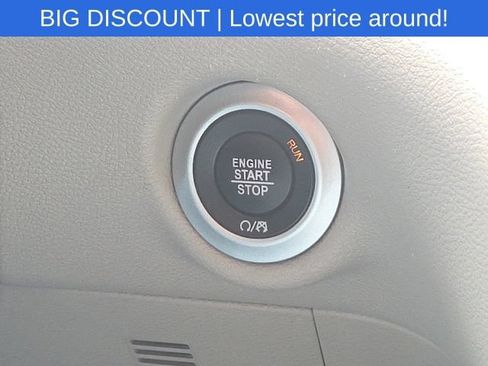Used 2023 Chrysler Pacifica Touring-L FWD image 50