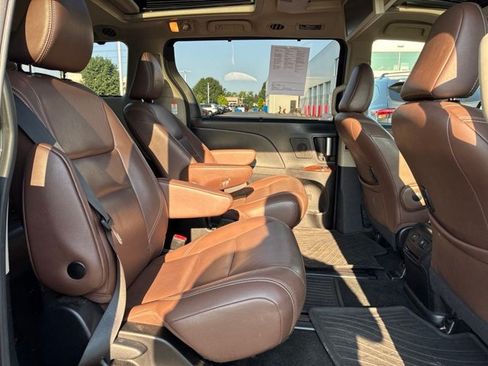 Used 2018 Toyota Sienna Limited Premium AWD/4WD image 28