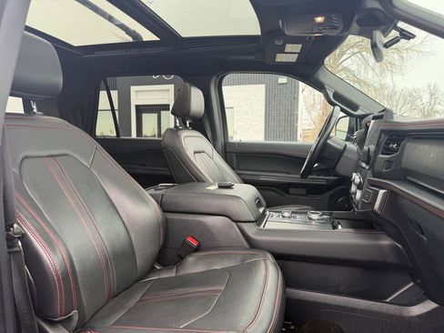 Used 2022 Ford Expedition Max Limited image 33