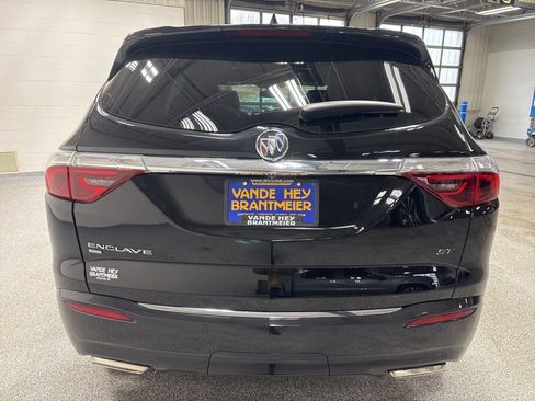 Used 2023 Buick Enclave Essence w/ Experience Buick Package image 6