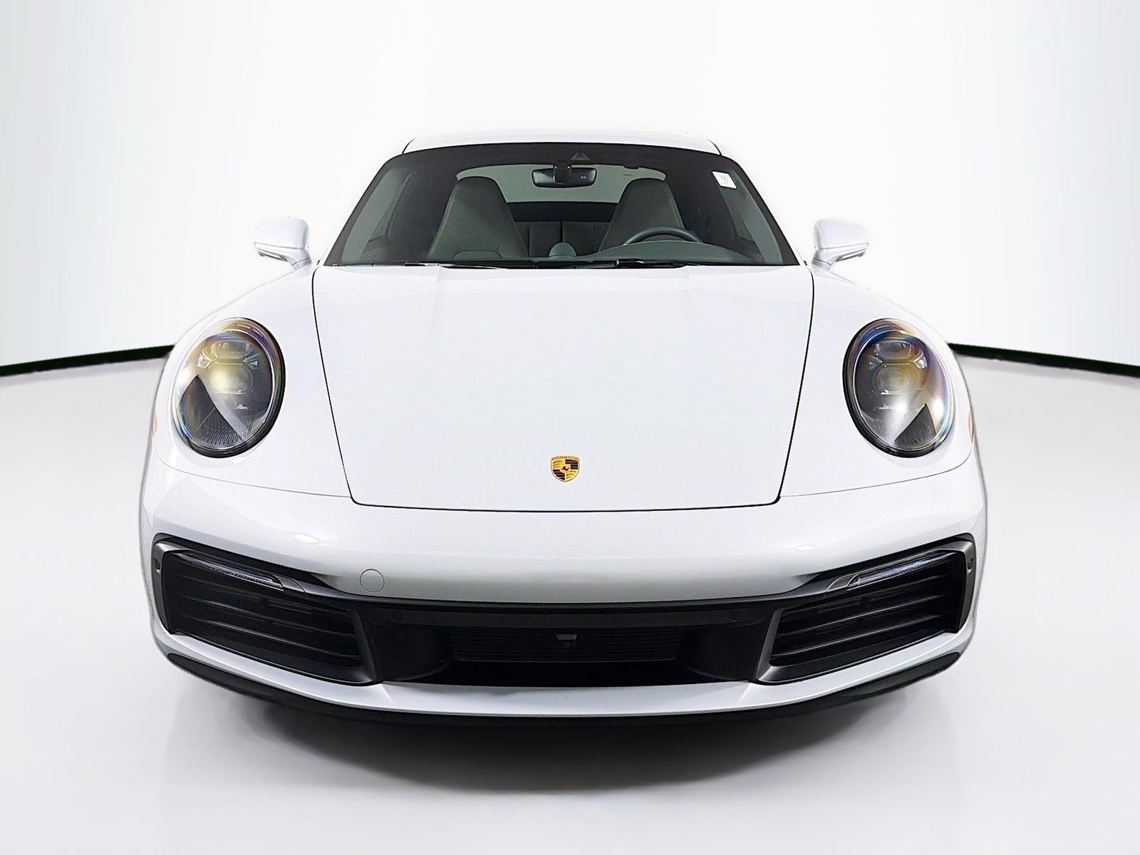 Used 2024 Porsche 911 Carrera RWD image 2