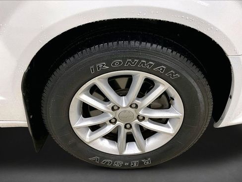 Used 2020 Dodge Grand Caravan SXT image 32