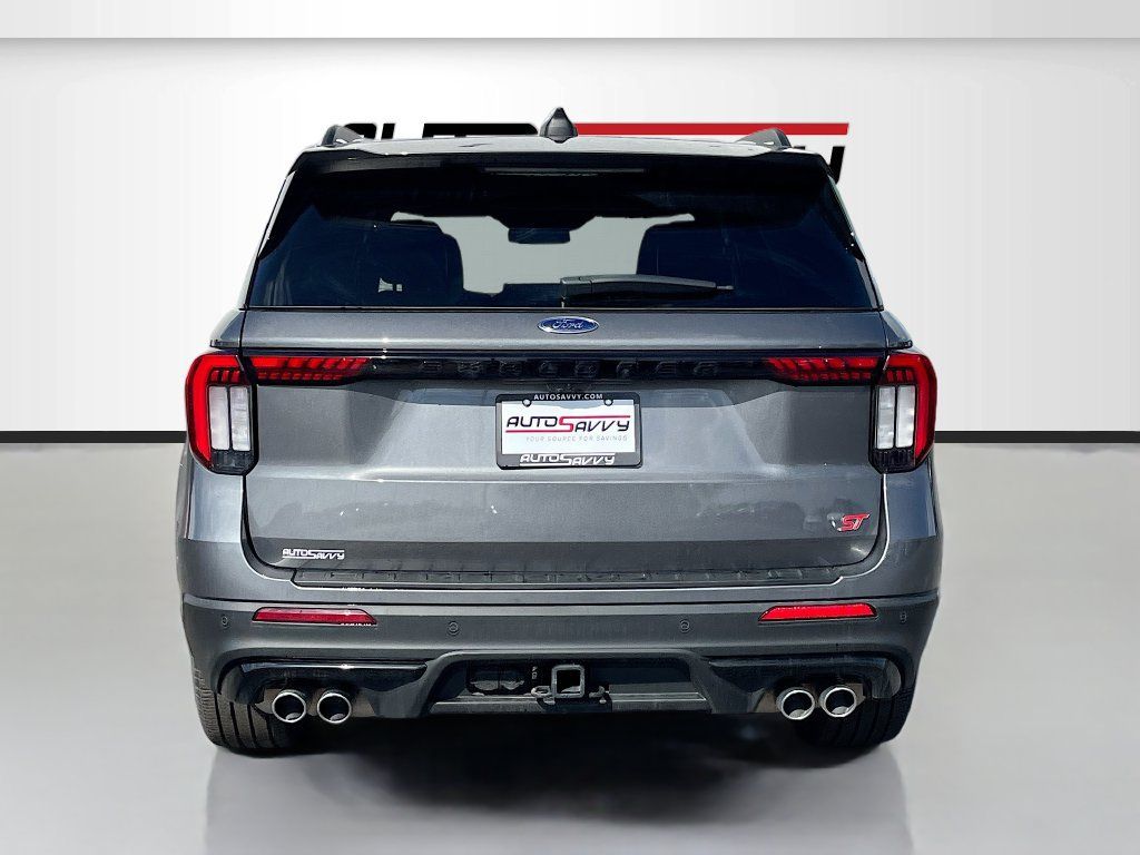 Used 2025 Ford Explorer ST AWD/4WD image 6