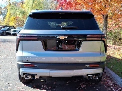 New 2026 Chevrolet Traverse LT w/ Driver Confidence Package image 5