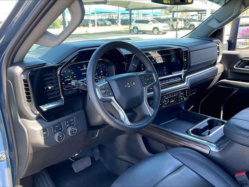 Used 2025 Chevrolet Silverado 2500 LT w/ Trail Boss Package image 17