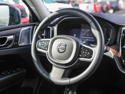 Used 2023 Volvo XC60 T8 Ultimate image 14