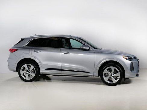 Used 2025 Audi Q5 Premium w/ Premium Plus AWD/4WD image 30