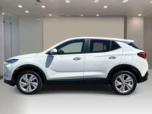 Used 2024 Buick Encore GX Preferred w/ Comfort Package AWD/4WD image 2