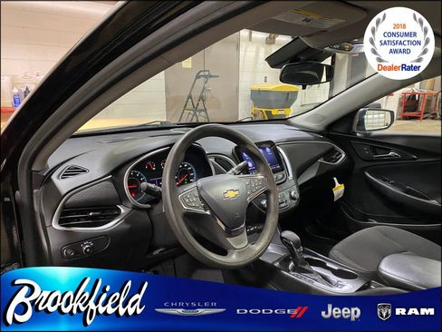 Used 2023 Chevrolet Malibu LS image 29