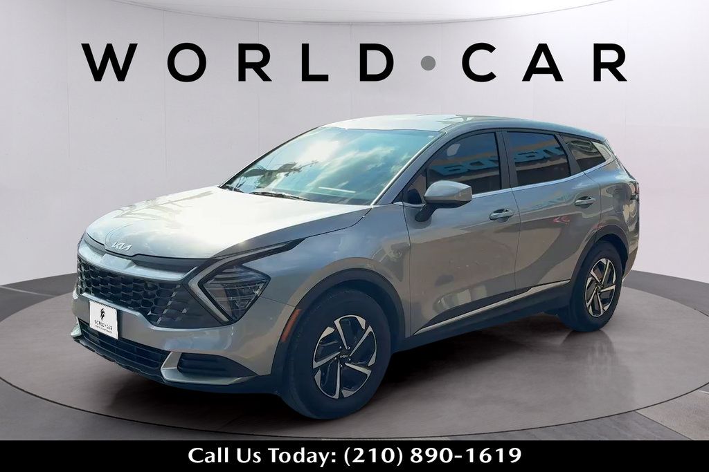 Used 2025 Kia Sportage LX FWD image 3