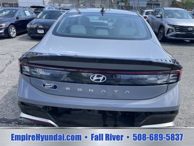 Used 2025 Hyundai Sonata SEL FWD image 4