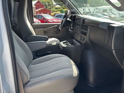 Used 2021 Chevrolet Express 2500 w/ Driver Convenience Package RWD image 19
