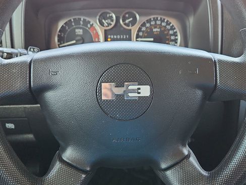 Used 2006 HUMMER H3 image 11