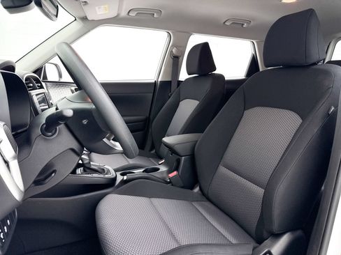 Used 2025 Kia Soul LX FWD image 19