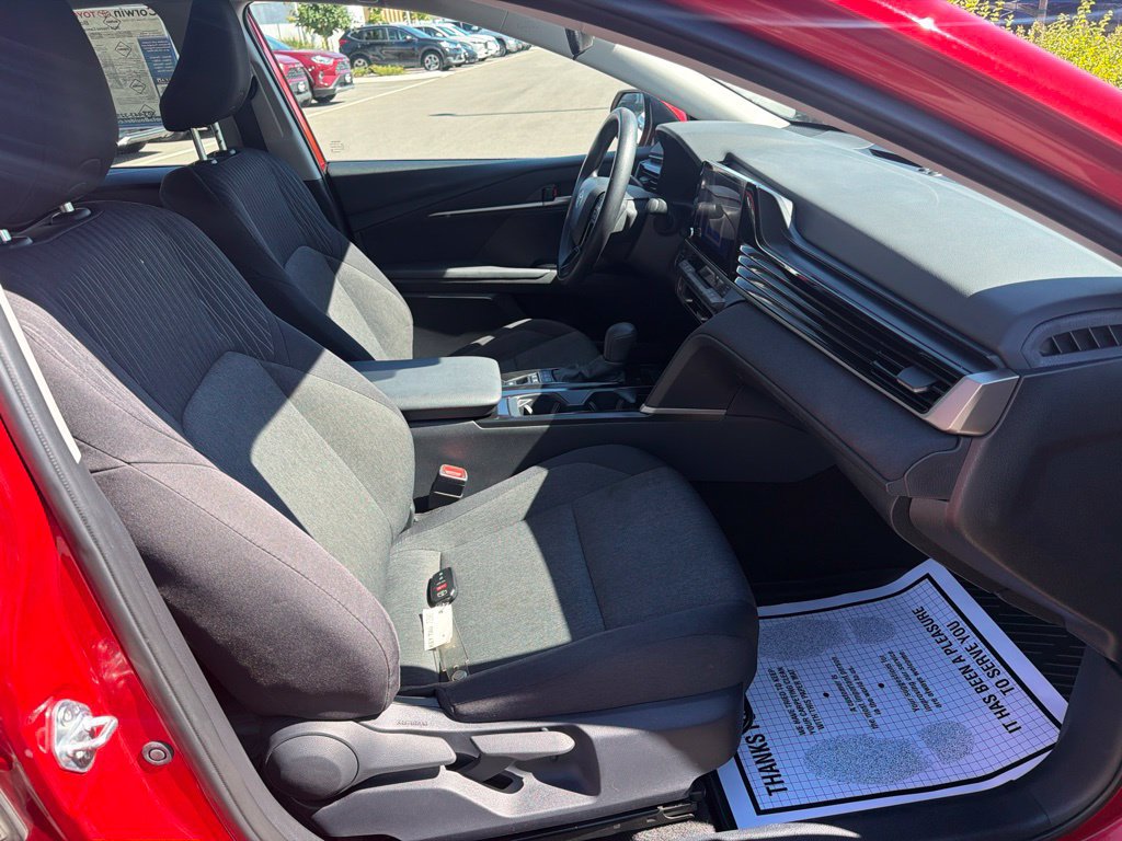 Used 2025 Toyota Camry LE FWD image 10