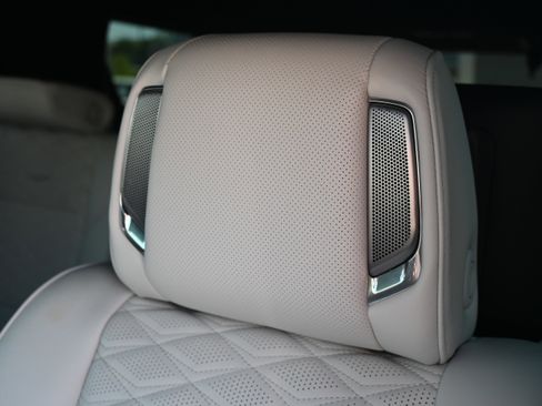 Used 2026 Cadillac Escalade Platinum Sport w/ LPO, ONYX Package image 8