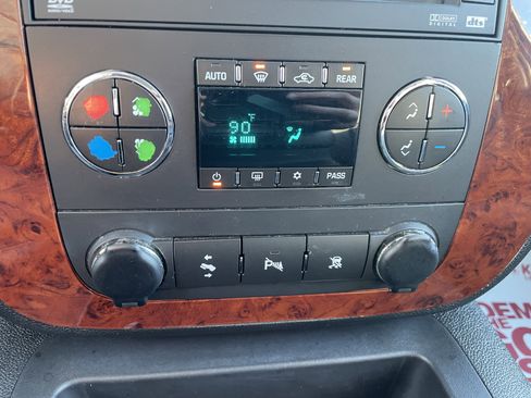 Used 2010 Chevrolet Tahoe LT image 24