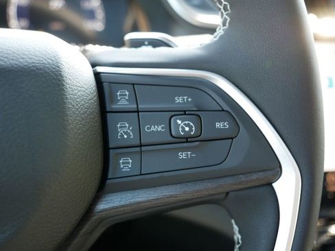 Certified 2025 Jeep Grand Cherokee L Limited w/ Luxury Tech Group II image 42