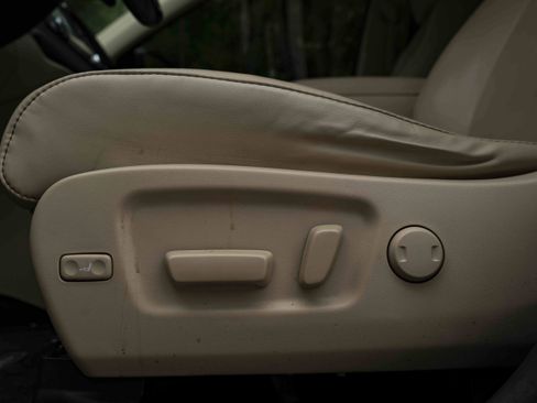 Used 2018 Toyota Highlander XLE FWD image 41
