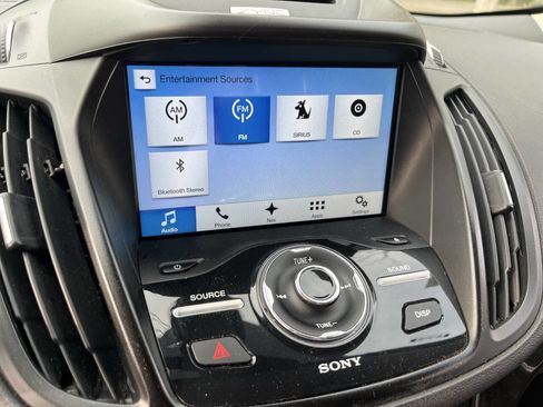 Used 2017 Ford Escape Titanium FWD image 19