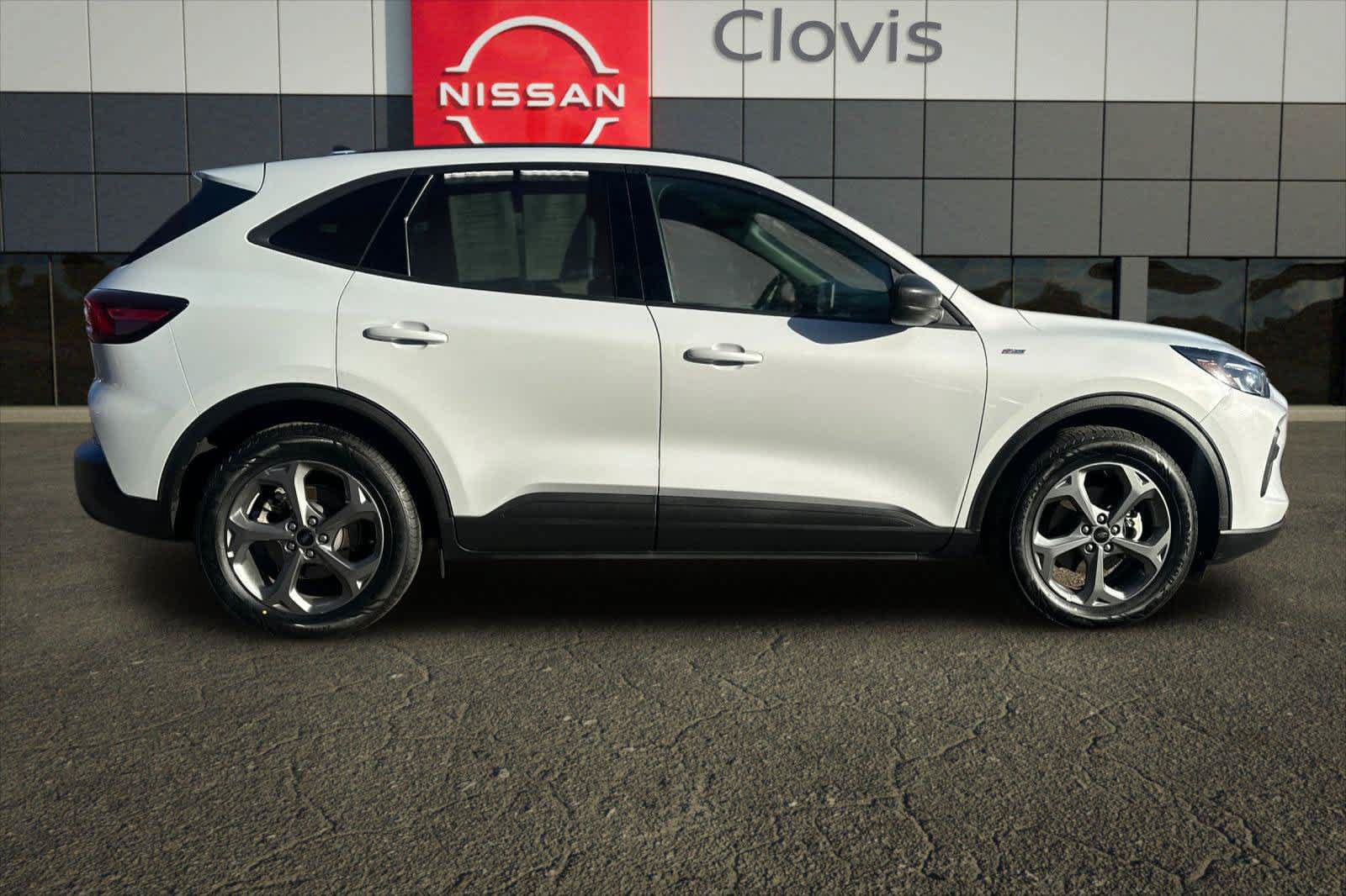 Used 2025 Ford Escape ST-Line FWD image 8