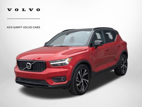 Used 2022 Volvo XC40 T5 R-Design w/ Advanced Package image 8